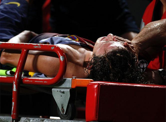 Puyol không thi đấu là một tổn thất lớn của Barca. Puyol không thi đấu là một tổn thất lớn của Barca.