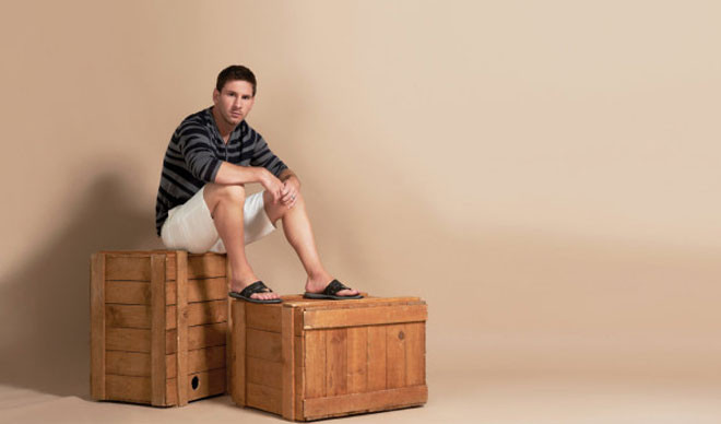 Đơn giản vì anh quá nổi tiếng trong thế giới bóng đá. Đơn giản vì anh quá nổi tiếng trong thế giới bóng đá.