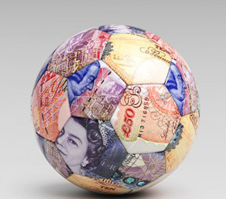 Bóng đá hiện đại đang bị ma lực của đồng tiền chi phối.