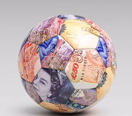 Bóng đá hiện đại đang bị ma lực của đồng tiền chi phối. Bóng đá hiện đại đang bị ma lực của đồng tiền chi phối.