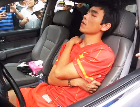 Rượu và ma túy đã hủy hoại tương lai và hình ảnh của nhiều cầu thủ. Rượu và ma túy đã hủy hoại tương lai và hình ảnh của nhiều cầu thủ.