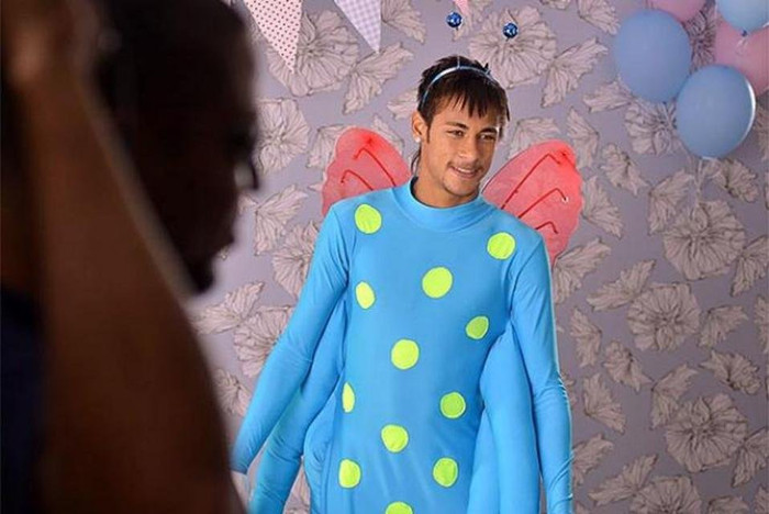 "Bướm" Neymar. "Bướm" Neymar.