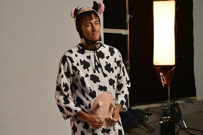 "Bò sữa" Neymar. "Bò sữa" Neymar.