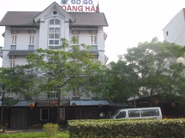 Cửa hàng đồ gỗ Hoàng Hải (ảnh Hải Sơn)