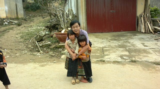 "Không hiểu sao, cứ nhìn thấy trẻ em miền núi là mình mê" "Không hiểu sao, cứ nhìn thấy trẻ em miền núi là mình mê"