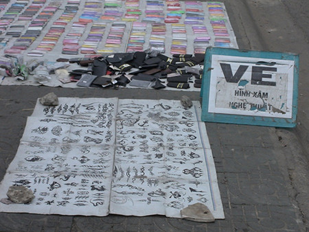 Các điểm chuyên vẽ hình xăm tự phát nằm dọc hai bên tuyến đường Tây Thạnh, phường Tây Thạnh, quận Tân Phú. Các điểm chuyên vẽ hình xăm tự phát nằm dọc hai bên tuyến đường Tây Thạnh, phường Tây Thạnh, quận Tân Phú.