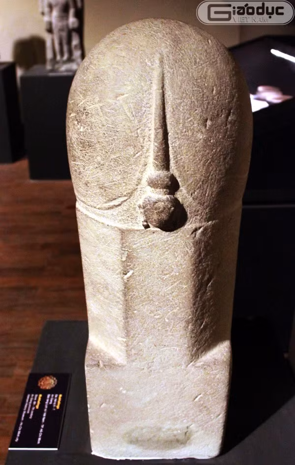 Một trong những Linga linh thiêng ở Hà Nội.