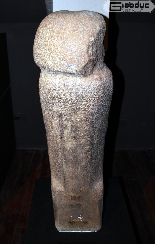 Một khối đá Linga cổ thế kỷ 6 - 7. Một khối đá Linga cổ thế kỷ 6 - 7.