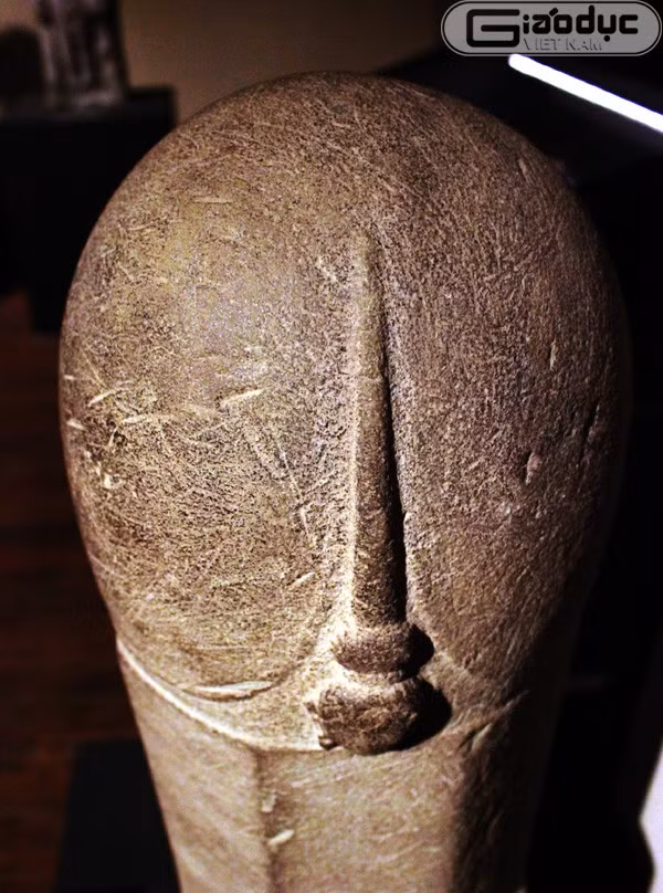 Linga là biểu tượng sinh thực khí của người đàn ông, được thờ tại các kiến trúc tôn giáo của Ấn Độ giáo. Linga là hình tượng của thần Siva, một trong tam vị nhất thể của Ấn Độ giáo (Siva – Brahma – Visnu). Siva được coi là thần Phá hủy và đồng thời là thần Sáng tạo.