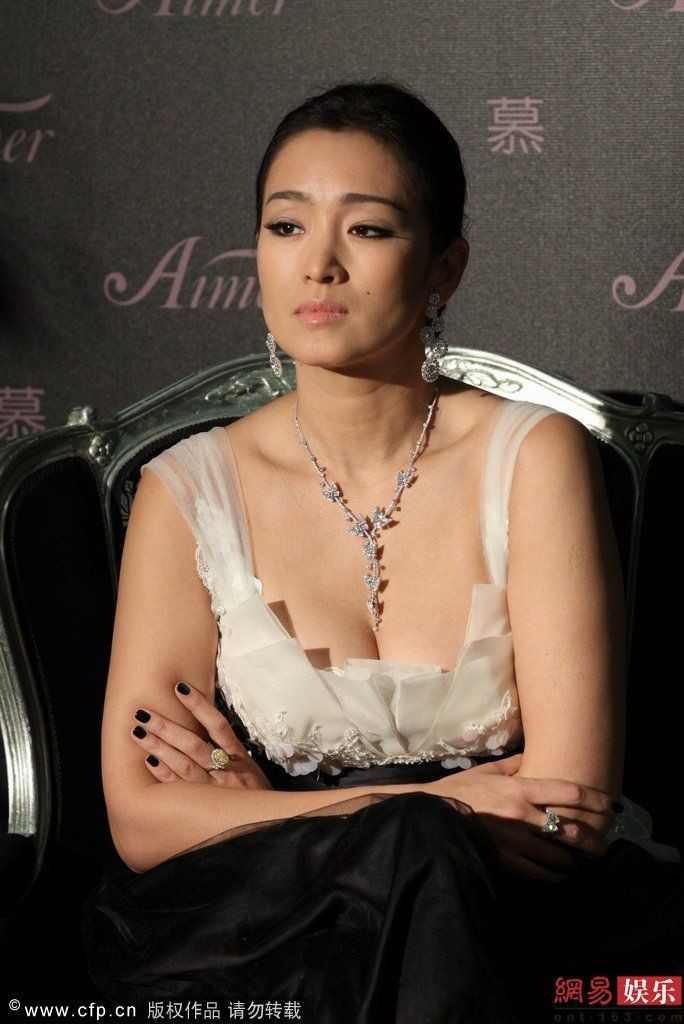 Thời gian này Củng Lợi không đóng nhiều phim. Năm 2011 cô chỉ có duy nhất một vai diễn, trong What Women Want đóng cặp với nam diễn viên Lưu Đức Hoa. Tuy nhiên Củng Lợi vẫn là ngôi sao đắt giá hàng đầu Hoa ngữ. Thời gian này Củng Lợi không đóng nhiều phim. Năm 2011 cô chỉ có duy nhất một vai diễn, trong What Women Want đóng cặp với nam diễn viên Lưu Đức Hoa. Tuy nhiên Củng Lợi vẫn là ngôi sao đắt giá hàng đầu Hoa ngữ.