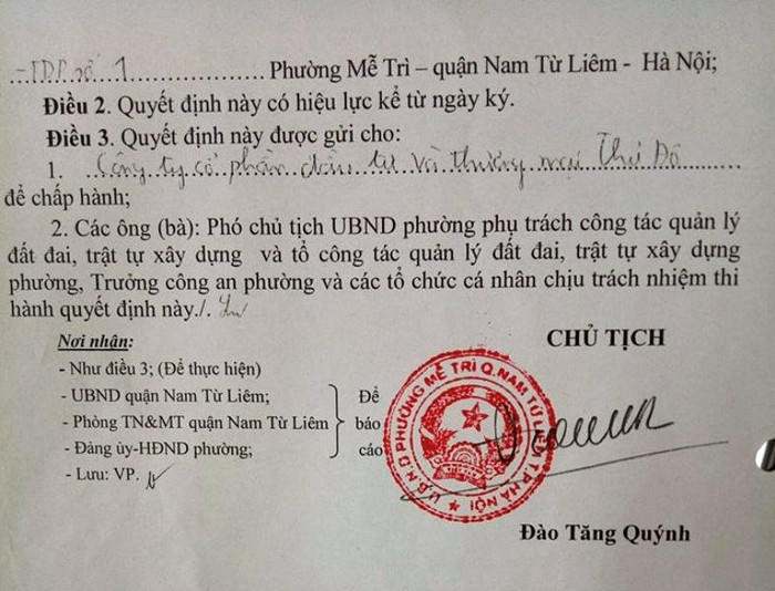 Quyết định cưỡng chế quy định trong thời gian 1 tháng phải thực hiện. Tuy nhiên UBND phường Mễ Trì vẫn "tạo điều kiện" cho việc vi phạm pháp luật (Ảnh MC)
