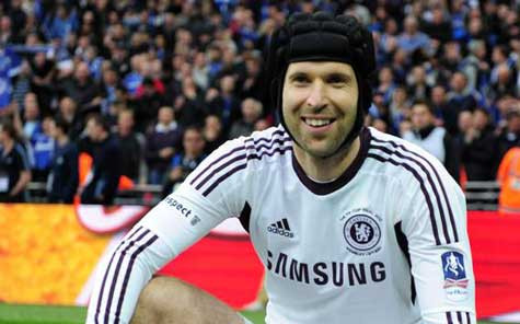 Cech: "Mùa trước chúng tôi lại đổi huấn luyện viên và kết quả là có 2 danh hiệu"