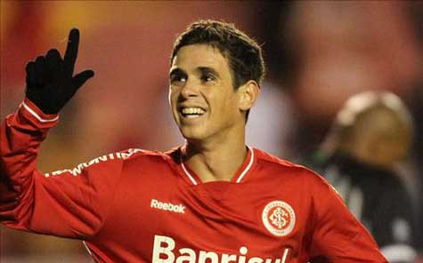 Oscar nổi bật trong màu áo Internacional và đã được triệu tập cho Olympic London 2012