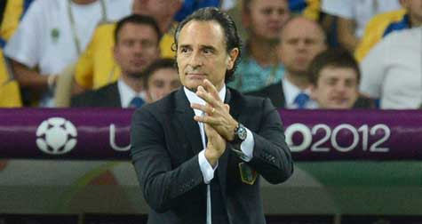 Prandelli: "Italia đã thua thiệt so với TBN về thể lực" Prandelli: "Italia đã thua thiệt so với TBN về thể lực"