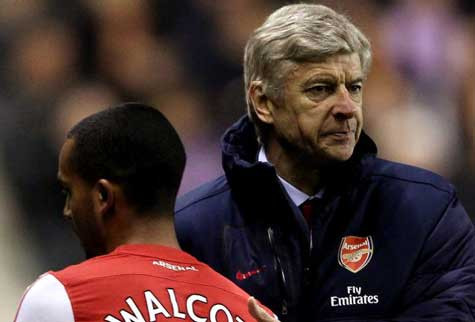 Dù là cầu thủ đá chính nhưng Walcott lúc hay lúc dở vì lối chơi của chính anh