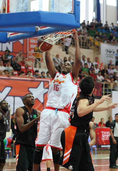 Chỉ sau 1 mùa giải, Jonathan Jones đã trở thành gương mặt của thương hiệu Saigon Heat Chỉ sau 1 mùa giải, Jonathan Jones đã trở thành gương mặt của thương hiệu Saigon Heat