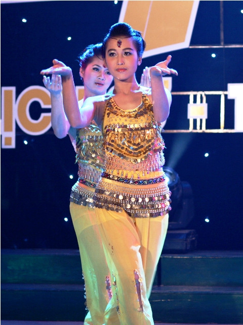 Chương trình giao lưu các thế hệ sinh viên “Đại học Mỏ Địa chất, 45 năm lịch sử - tự hào – phát triển” Chương trình giao lưu các thế hệ sinh viên “Đại học Mỏ Địa chất, 45 năm lịch sử - tự hào – phát triển”