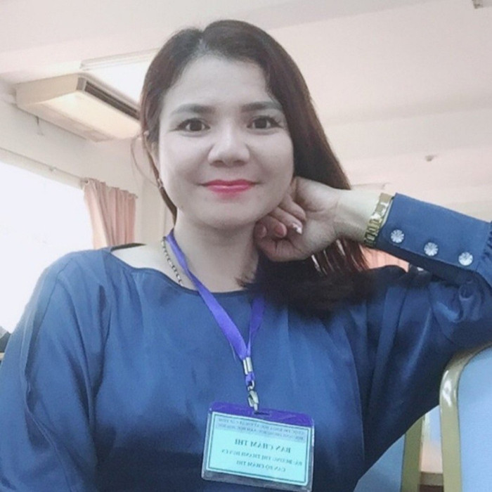 Cô giáo Dương Thị Thanh Huyền, Phó Hiệu trưởng trường Trung học phổ thông Nguyễn Du Cô giáo Dương Thị Thanh Huyền, Phó Hiệu trưởng trường Trung học phổ thông Nguyễn Du