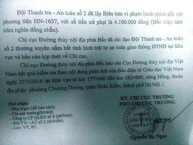 Chi Cục đường thủy nội địa phía Bắc thực hiện chỉ đạo của Cục đường thủy nội địa sau khi báo chí phản ánh đã kiểm tra và xử lý vi phạm hành chính một số tàu (Ảnh Minh Chí) Chi Cục đường thủy nội địa phía Bắc thực hiện chỉ đạo của Cục đường thủy nội địa sau khi báo chí phản ánh đã kiểm tra và xử lý vi phạm hành chính một số tàu (Ảnh Minh Chí)