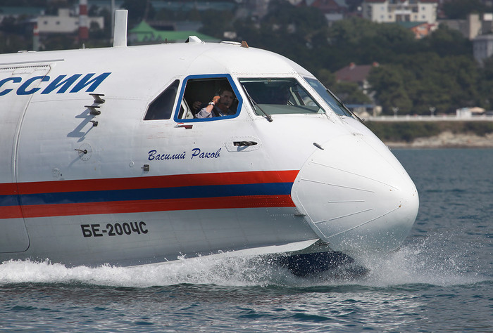 Thủy phi cơ Be-200ChS trình diễn tại triển lãm Hydro-avia-salon 2012.