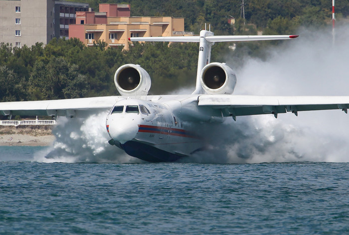 Triển lãm là nơi qui tụ những máy bay và trực thăng tân tiến những thủy phi cơ hiện đại cho mục đích tìm kiếm cứu nạn, chữa cháy rừng,… Các thủy phi cơ Be-200 được xem là “ngôi sao” của triển lãm lần này.