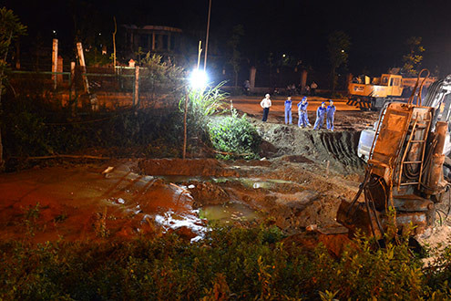 Vị trí xảy ra sự cố vỡ đường ống nước - Ảnh: Vnexpress