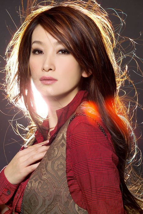 Tần Hải Lộ là một trong số những diễn viên nổi tiếng ở Trung Quốc sở hữu đôi mắt một mí. Ai nói một mí không đẹp, chính đôi mắt một mí đã làm nên vẻ đẹp riêng của cô. Tần Hải Lộ là một trong số những diễn viên nổi tiếng ở Trung Quốc sở hữu đôi mắt một mí. Ai nói một mí không đẹp, chính đôi mắt một mí đã làm nên vẻ đẹp riêng của cô.