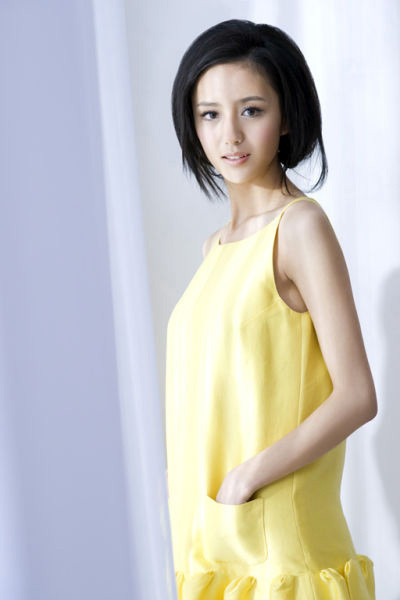 Trong một lần trò chuyện, Đồng lệ Á đã từng tâm sự rằng “ do tính chất công việc nên nhiều sao nữ bắt buộc phải giảm cân, nhưng tôi lại ngược lại, công ty quản lý bảo tôi chỉ cần tăng được 0,5 kg là sẽ có thưởng, nhưng tiếc rằng tôi có ăn nhiều đến mấy thì vẫn gầy như cũ.” Xem thêm: Sao Hoa ngữ/ Sao Hàn/ Sao Việt/ Sao Hollywood Trong một lần trò chuyện, Đồng lệ Á đã từng tâm sự rằng “ do tính chất công việc nên nhiều sao nữ bắt buộc phải giảm cân, nhưng tôi lại ngược lại, công ty quản lý bảo tôi chỉ cần tăng được 0,5 kg là sẽ có thưởng, nhưng tiếc rằng tôi có ăn nhiều đến mấy thì vẫn gầy như cũ.” Xem thêm: Sao Hoa ngữ/ Sao Hàn/ Sao Việt/ Sao Hollywood