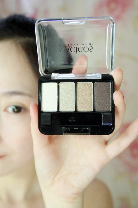 Kế tiếp chọn tông màu để chuẩn bị vẽ bóng mắt, không cần lựa chọn những tông màu quá đậm mà nên nghiêng về những tông màu gần với màu da. Xem thêm: Nghệ thuật trang điểm/ Bí quyết mặc đẹp