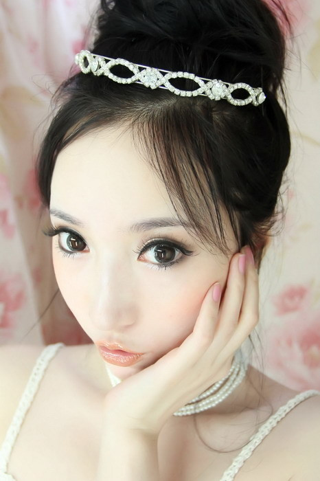 Sự lôi cuốn ngay từ ánh mắt đều tiên chính là điểm mạnh của một đôi mắt đẹp. Chúc bạn thành công. Xem thêm: Nghệ thuật trang điểm/ Bí quyết mặc đẹp