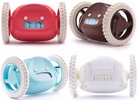 Điện thoại kết hợp đồng hồ để bàn tiện lợi.