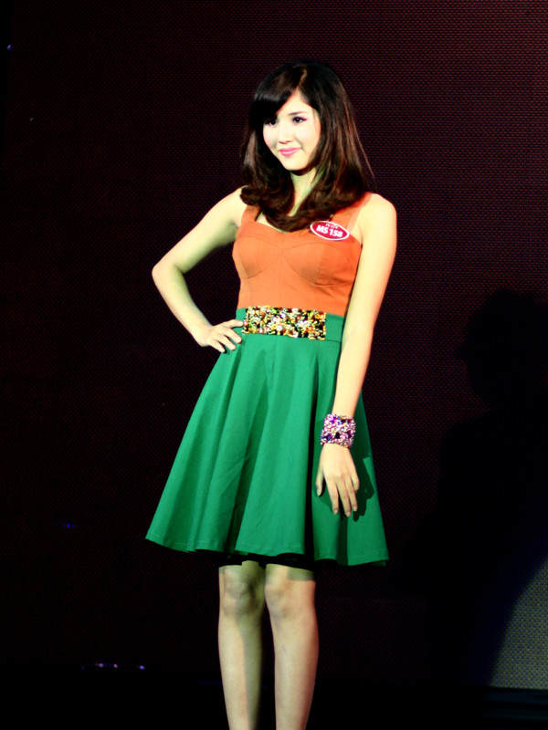 Vượt lên trên 15 thí sinh khác, Ngô Tuyết Mai (ĐH Luật Hà Nội) đã trở thành gương mặt sinh viên “tỏa sáng” nhất Facelook 2011.