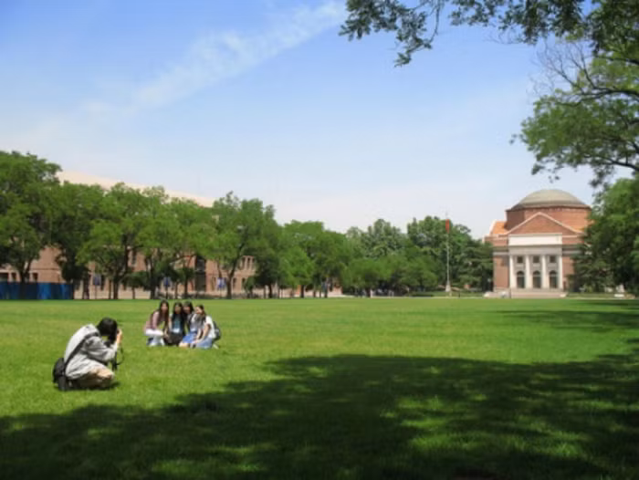 Trường không chỉ là trung tâm đào tạo giáo dục mà còn là trung tâm nghiên cứu các công trình khoa học quan trọng của quốc gia. Trong trường bao gồm 47 viện, sở nghiên cứu, 29 trung tâm nghiên cứu trong đó có 5 trung tâm đạt tiêu chuẩn quốc gia