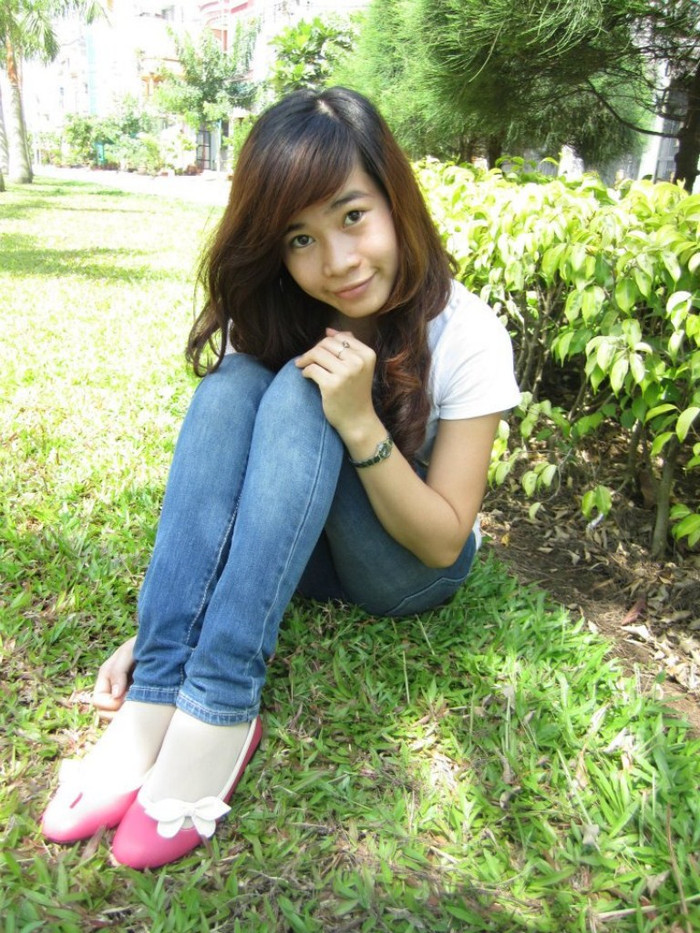 Quỳnh Mai là một người năng động, vui vẻ và rất hòa đồng.