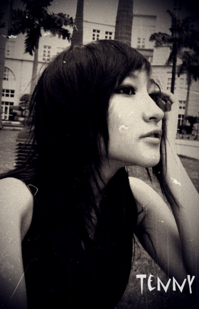 Linh luôn biết cân bằng giữa việc tích cực tham gia các hoạt động Đoàn, các hội thi văn nghệ với việc học tập trên lớp. Linh luôn biết cân bằng giữa việc tích cực tham gia các hoạt động Đoàn, các hội thi văn nghệ với việc học tập trên lớp.