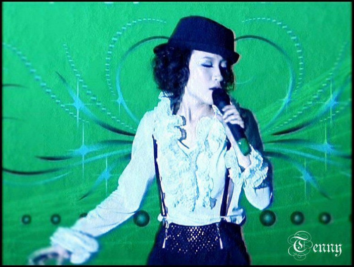 Các bạn vẫn thường trêu đùa rằng Linh hát Tiếng Anh hay hơn Tiếng Việt Các bạn vẫn thường trêu đùa rằng Linh hát Tiếng Anh hay hơn Tiếng Việt