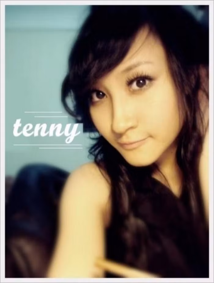 "Lột xác" trong những giai điệu rock, song Linh vẫn có những nét dịu dàng,đáng yêu của cô nàng 9X. "Lột xác" trong những giai điệu rock, song Linh vẫn có những nét dịu dàng,đáng yêu của cô nàng 9X.