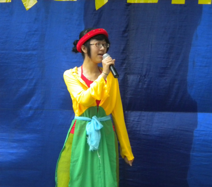 Thư là một người nhạy cảm, yêu động vật, đặt biệt là chó và mèo.