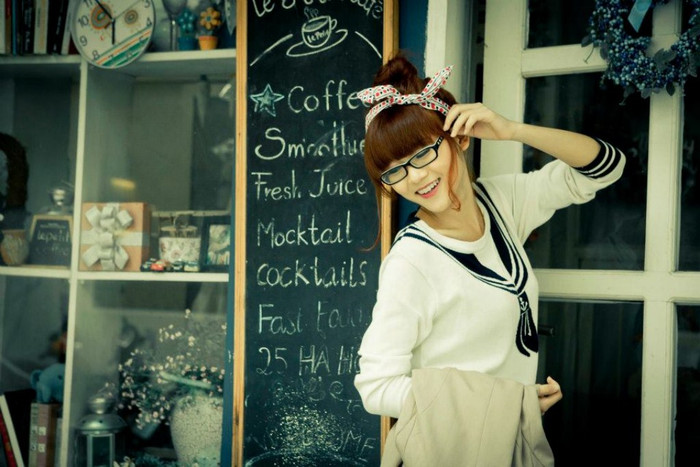 Hà Vân là người vui vẻ, hòa đồng, thân thiện Hà Vân là người vui vẻ, hòa đồng, thân thiện
