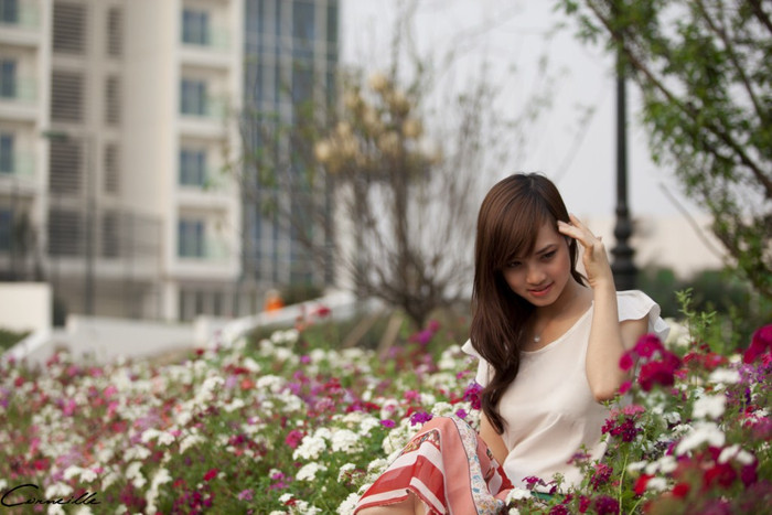 Thanh Tâm thu hút mọi ánh nhìn bởi nét duyên thầm của mình Thanh Tâm thu hút mọi ánh nhìn bởi nét duyên thầm của mình