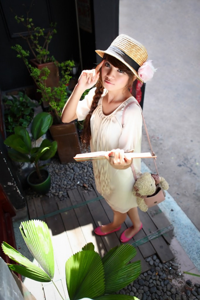 Sở thích của Hoài Trâm là xem phim, nghe nhạc và đi chơi cùng bạn bè