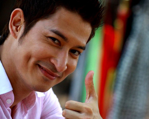 Huy Khánh. Huy Khánh.