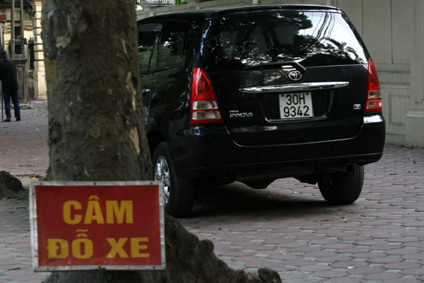 Chưa hiểu biển cấm này trưng lên để làm gì? Chưa hiểu biển cấm này trưng lên để làm gì?