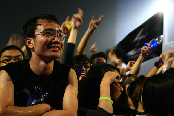 Mướt mồ hôi chờ xem chương trình Rock mỗi năm chỉ diễn ra 1 lần duy nhất Mướt mồ hôi chờ xem chương trình Rock mỗi năm chỉ diễn ra 1 lần duy nhất