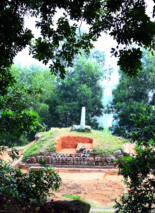 Sau một thời gian thực hiện khai quật khảo cổ di tích chùa Dạm, thuộc xã Nam Sơn, Tp.Bắc Ninh, Đoàn khảo cổ đã phát hiện nhiều hiện vật, dấu tích quan trọng, phản ánh một quần thể kiến trúc đồ sộ, mang đậm phong cách kiến trúc, nghệ thuật triều Lý.