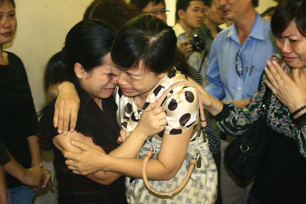 Những giọt nước mắt đau đớn, xót xa Những giọt nước mắt đau đớn, xót xa