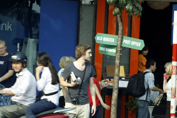 Căng thẳng tìm lỗi sang đường ! Căng thẳng tìm lỗi sang đường !