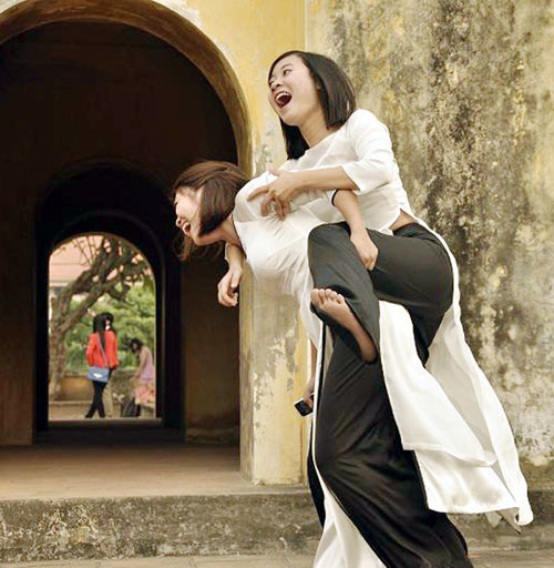 Nhí nhảnh và tinh nghịch Nhí nhảnh và tinh nghịch