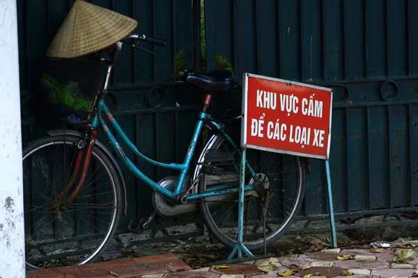 Tất cả các loại xe đều cấm trừ.... xe đạp là "ngoại lệ"?