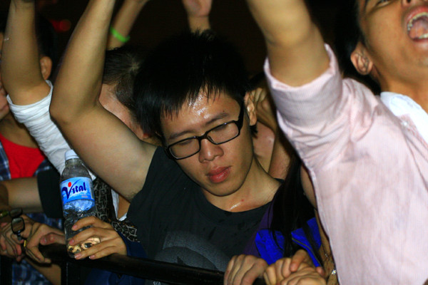 Mỗi fan lại có cách cảm nhận riêng, nhưng hầu hết đều gào hết cỡ để cổ vũ Mỗi fan lại có cách cảm nhận riêng, nhưng hầu hết đều gào hết cỡ để cổ vũ